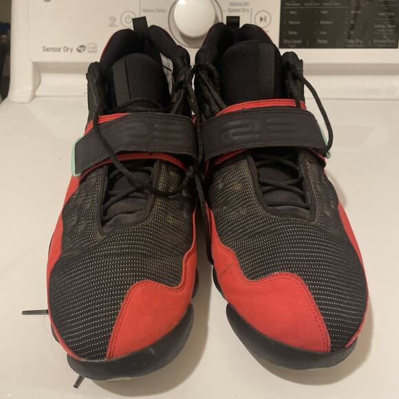 Nike Air Jordan Black Cat Bred AR0772-006 RARE Men’s Size 16 Red Black 2018 main image 3